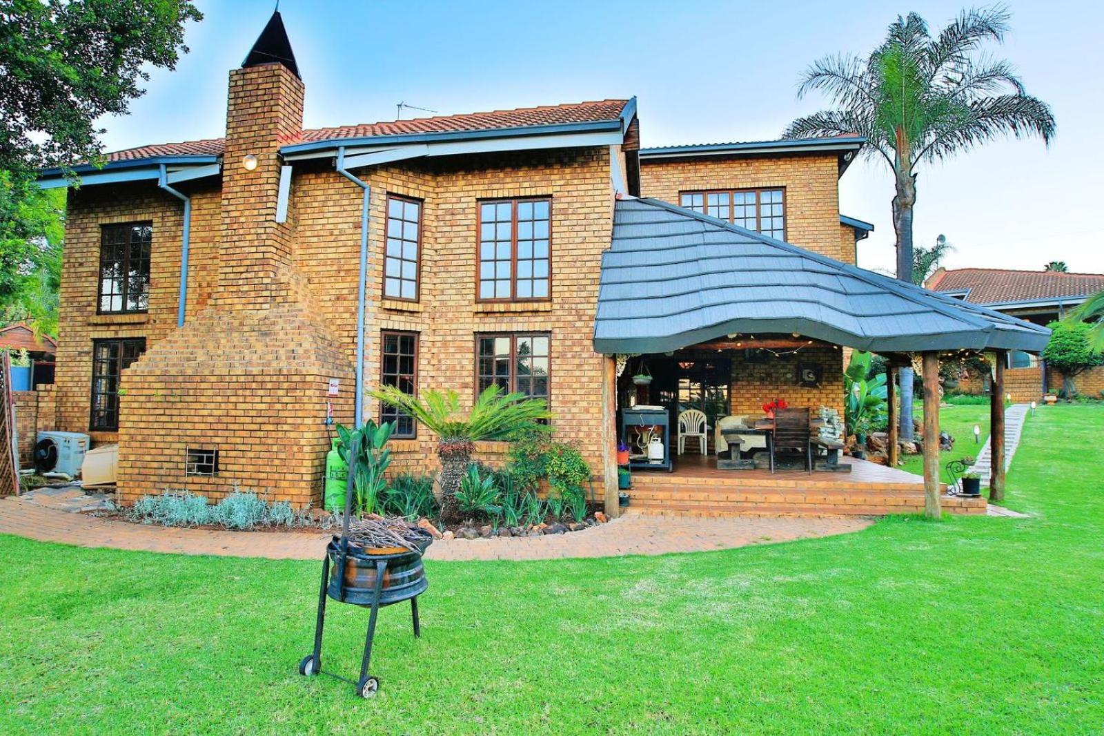 Mereke Manor Centurion Exterior photo